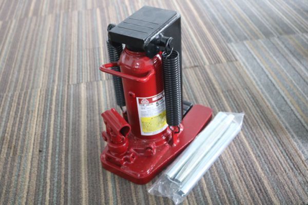 con đội thủy lực mini