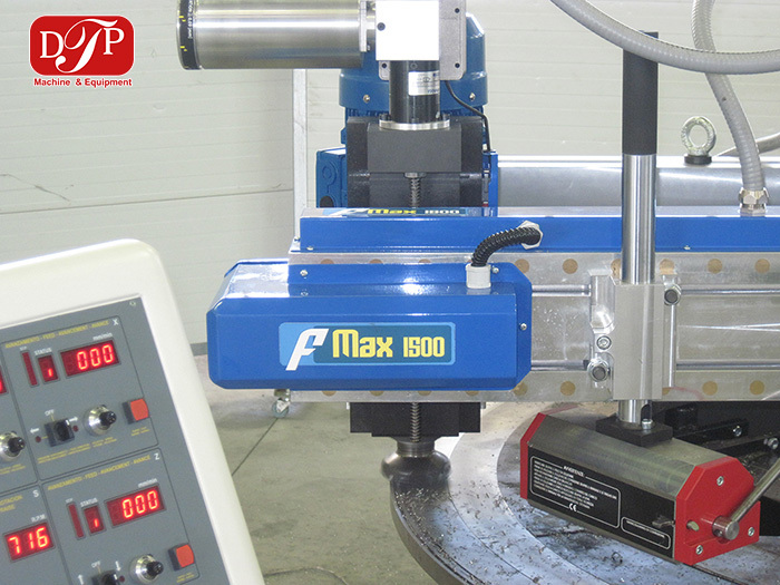 may-phay-phang-hien-truong-dong-FMAX-2